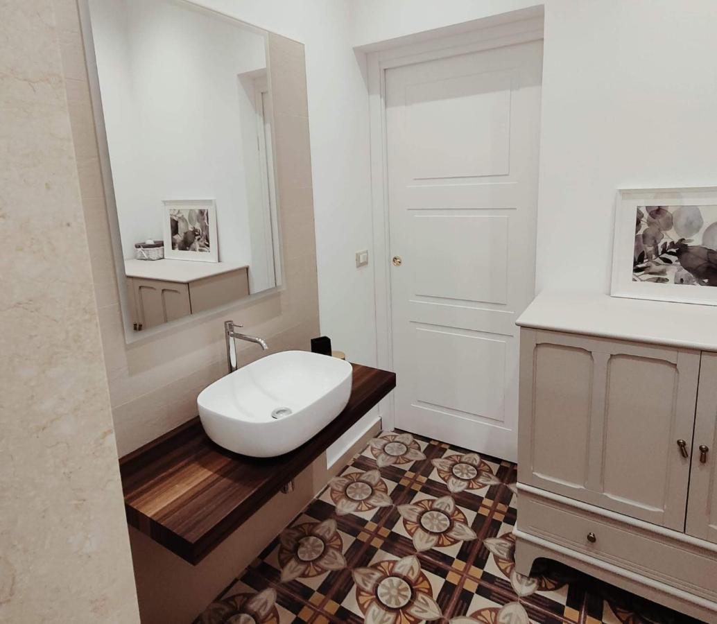 Piazza Vittoria Apartment Карини Екстериор снимка