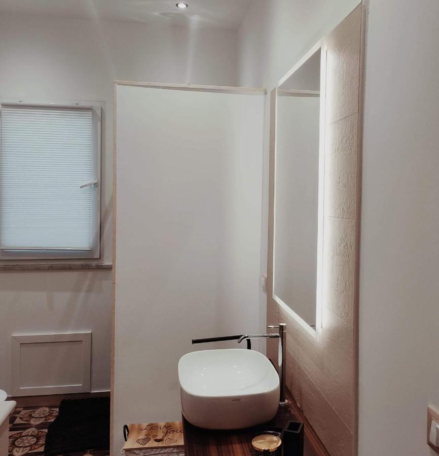 Piazza Vittoria Apartment Карини Екстериор снимка