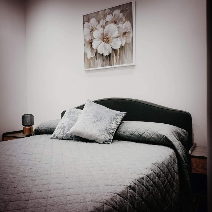 Piazza Vittoria Apartment Карини Екстериор снимка