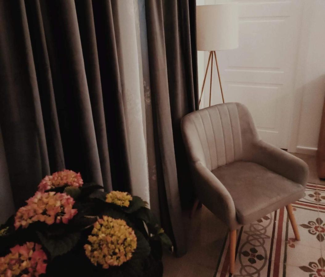 Piazza Vittoria Apartment Карини Екстериор снимка